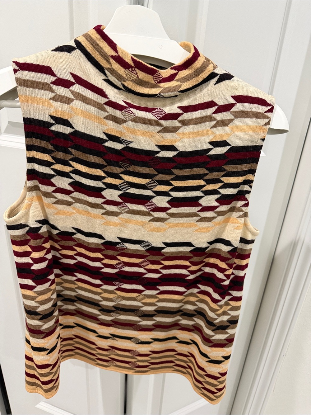 St John  Sleeveless Turtleneck Knit Vest in Cream and Burgundy